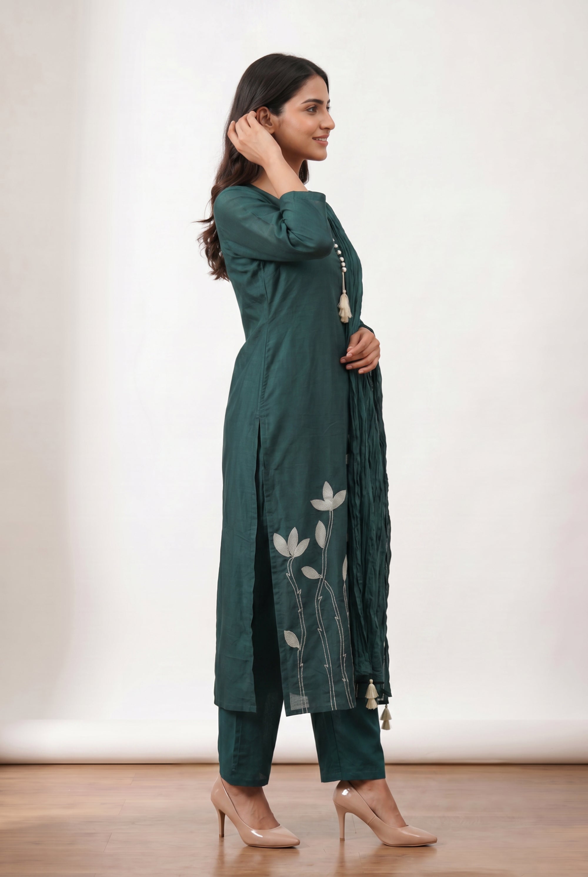 Elegant Teal Floral Embroidered Cotton Kurta Pant Set with Pleated Dupatta