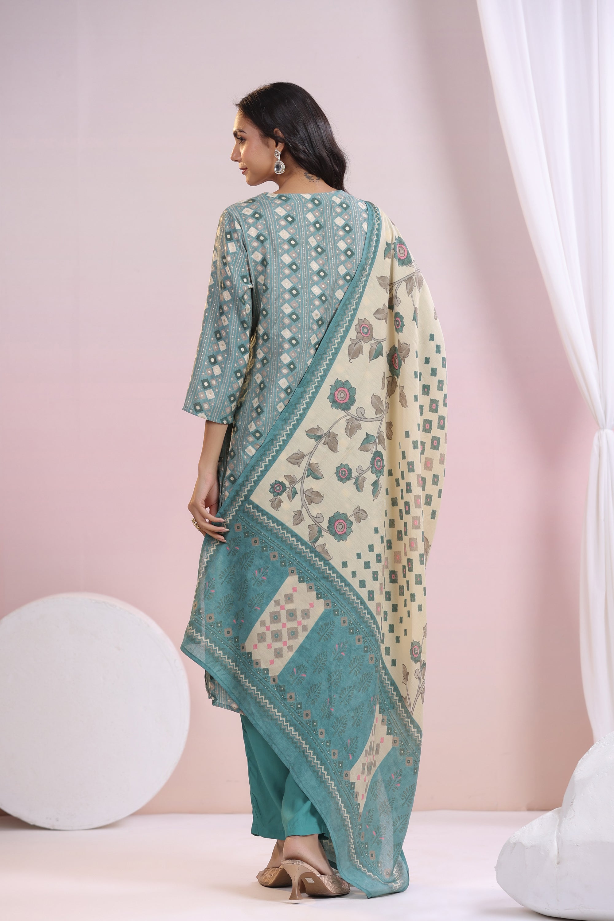 Green Geometric Printed Russian Silk Kurta Pant Set with Floral Dupatta