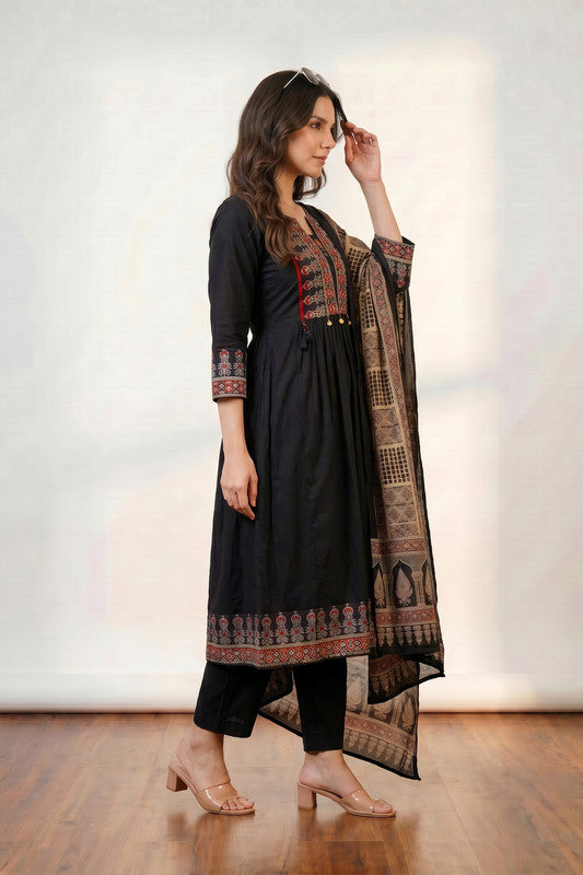 Black Decorative Yoke Pattern Graceful Ethnic Wear Cotton Printed Kurta Set with Dupatta