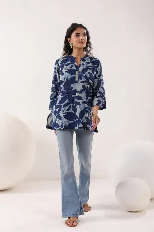 Blue Leaf-Pattern Cotton Top
