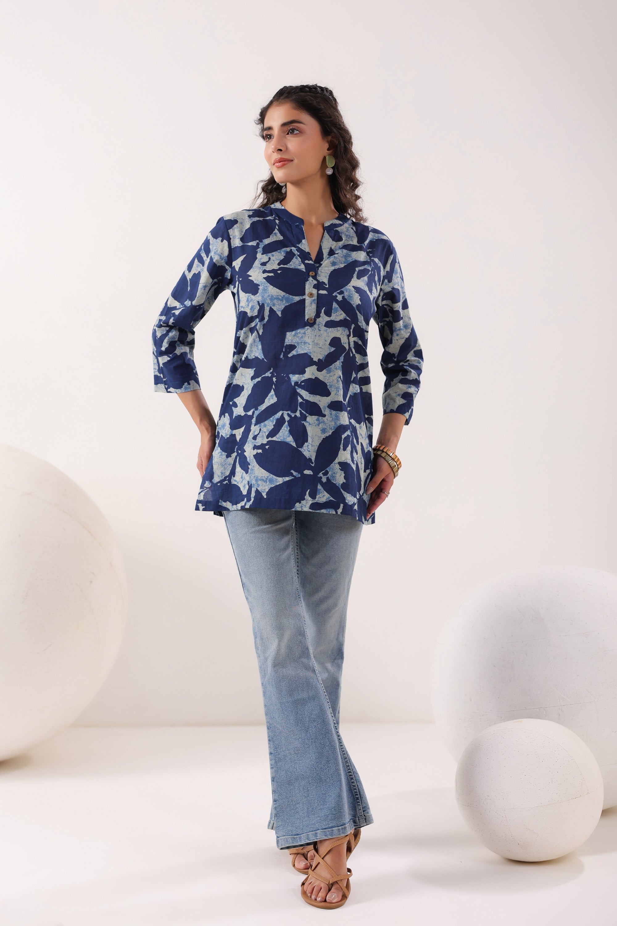 Blue Leaf-Pattern Cotton Top