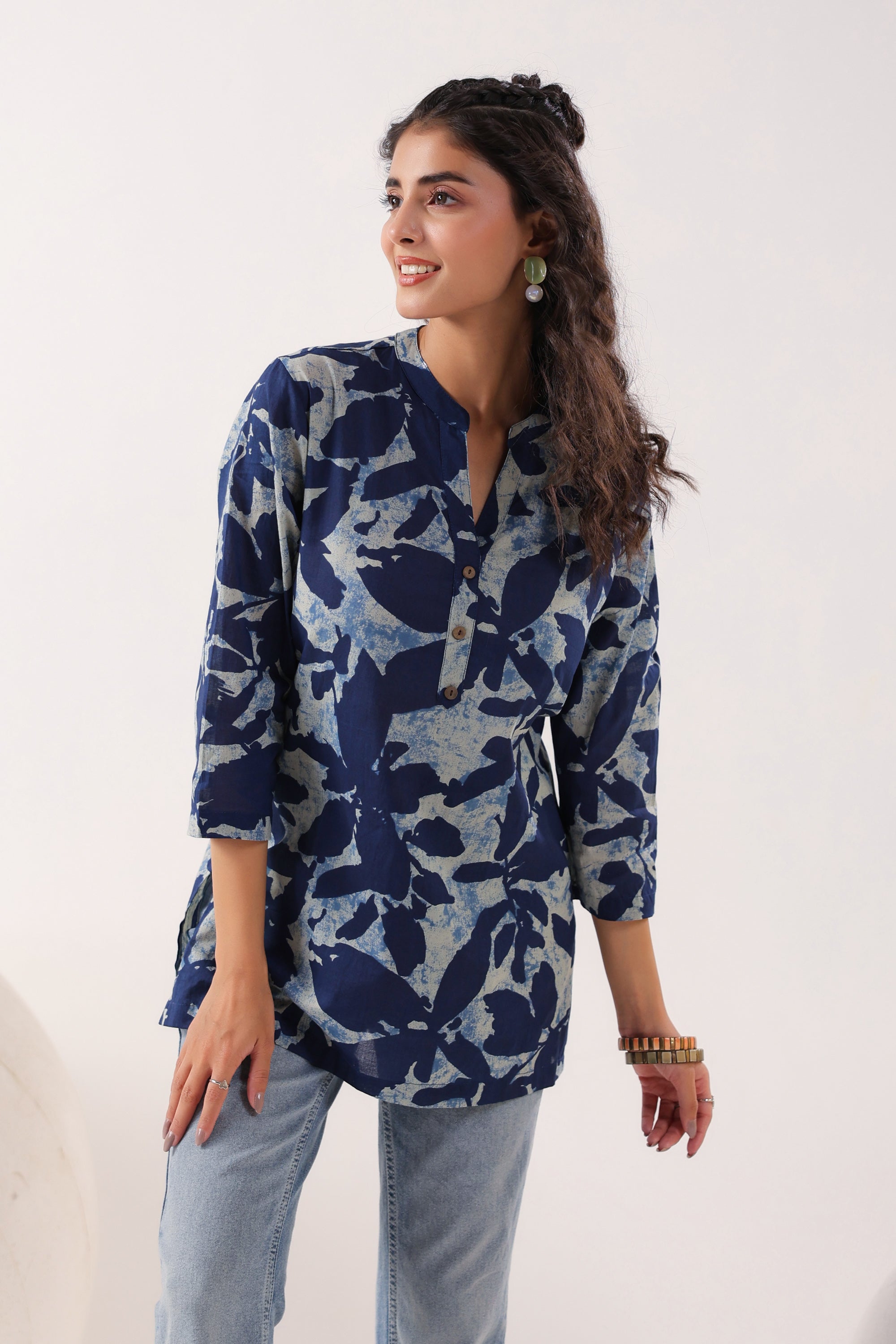 Blue Leaf-Pattern Cotton Top