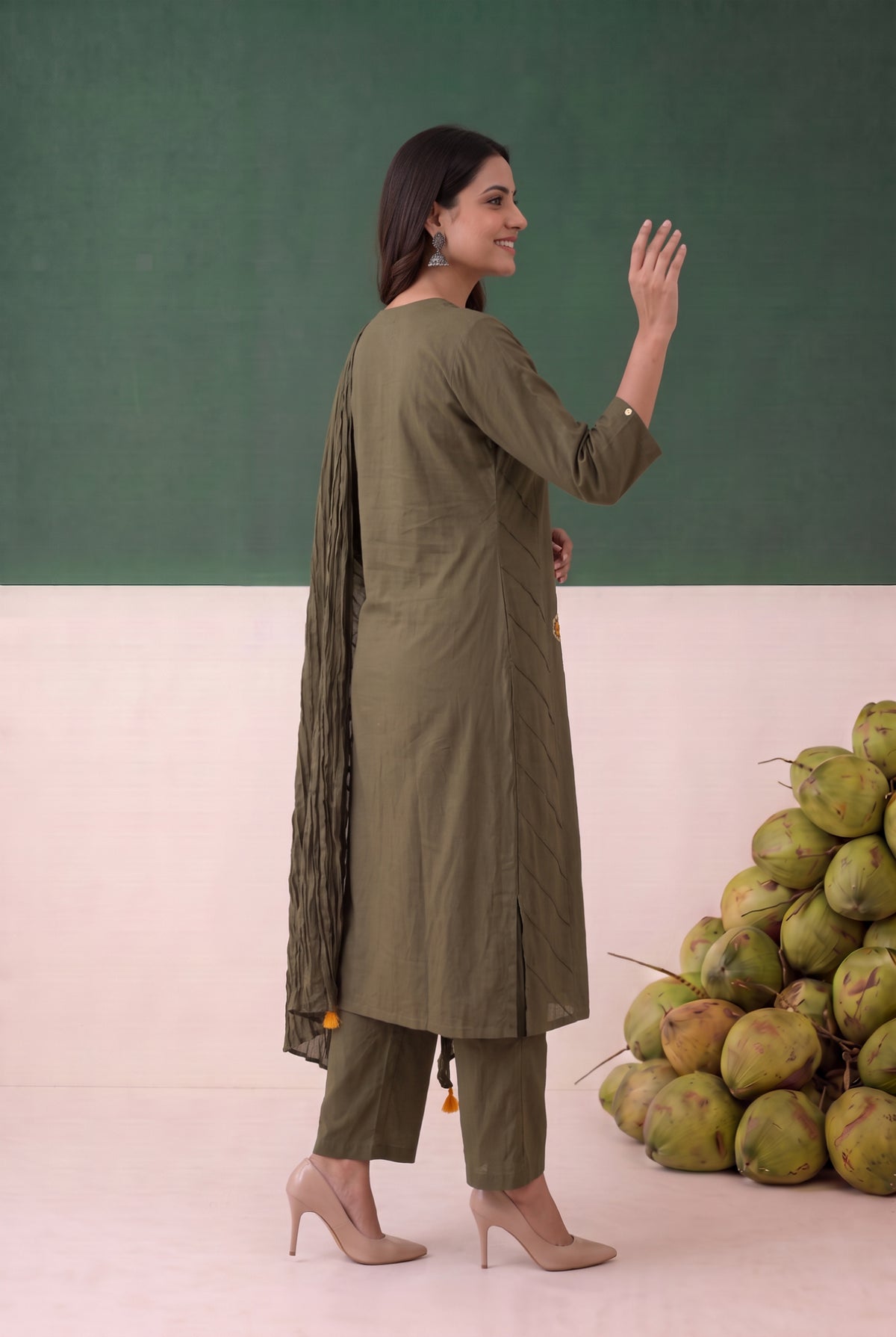 Green Contrast Floral Embroidered Cotton Kurta Set with Crinkled Dupatta