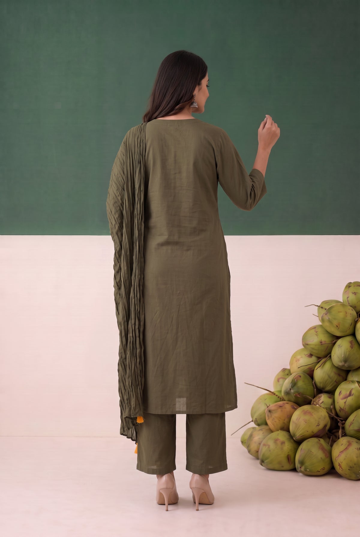 Green Contrast Floral Embroidered Cotton Kurta Set with Crinkled Dupatta