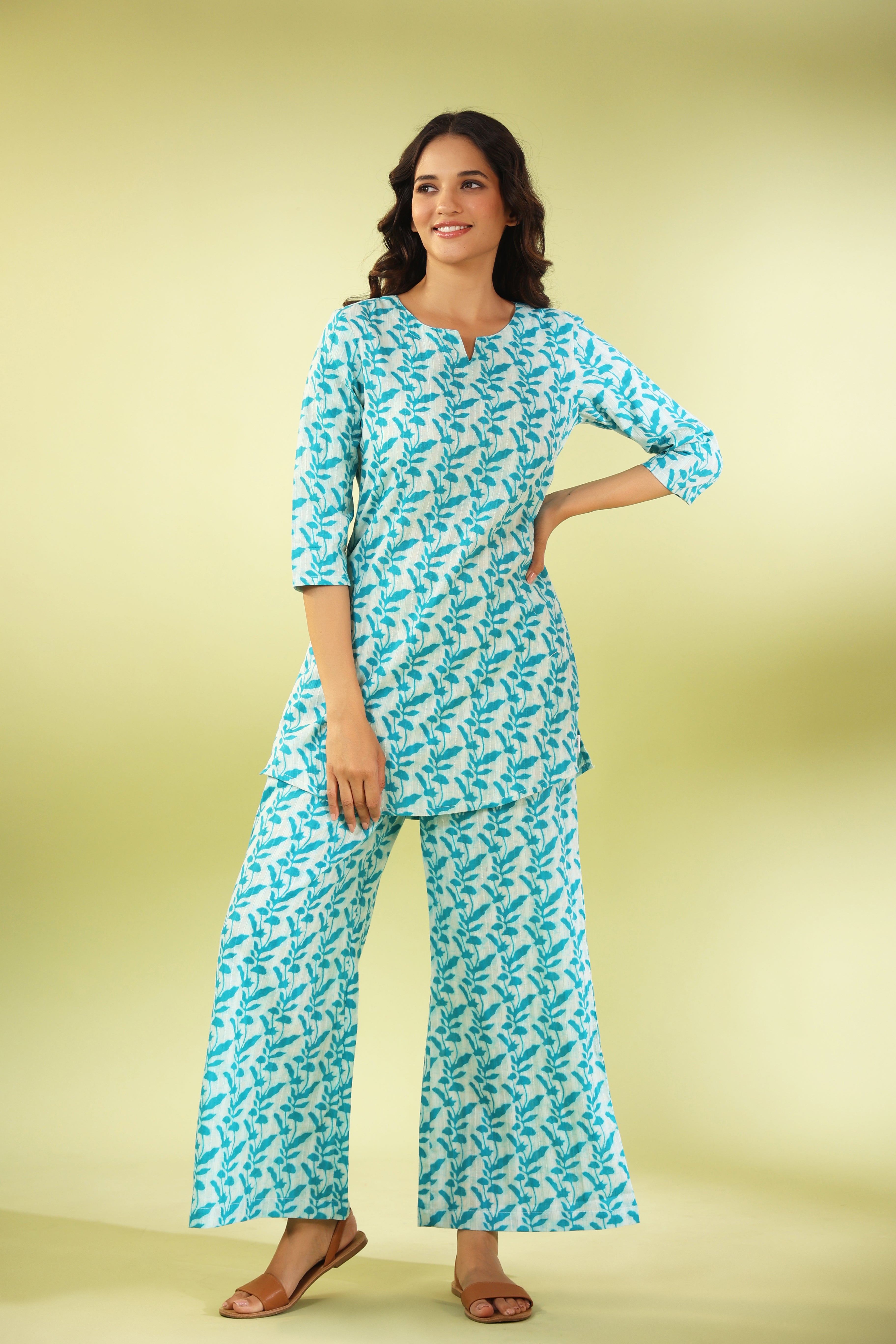 Turquoise Vine on White Cotton Loungewear Set
