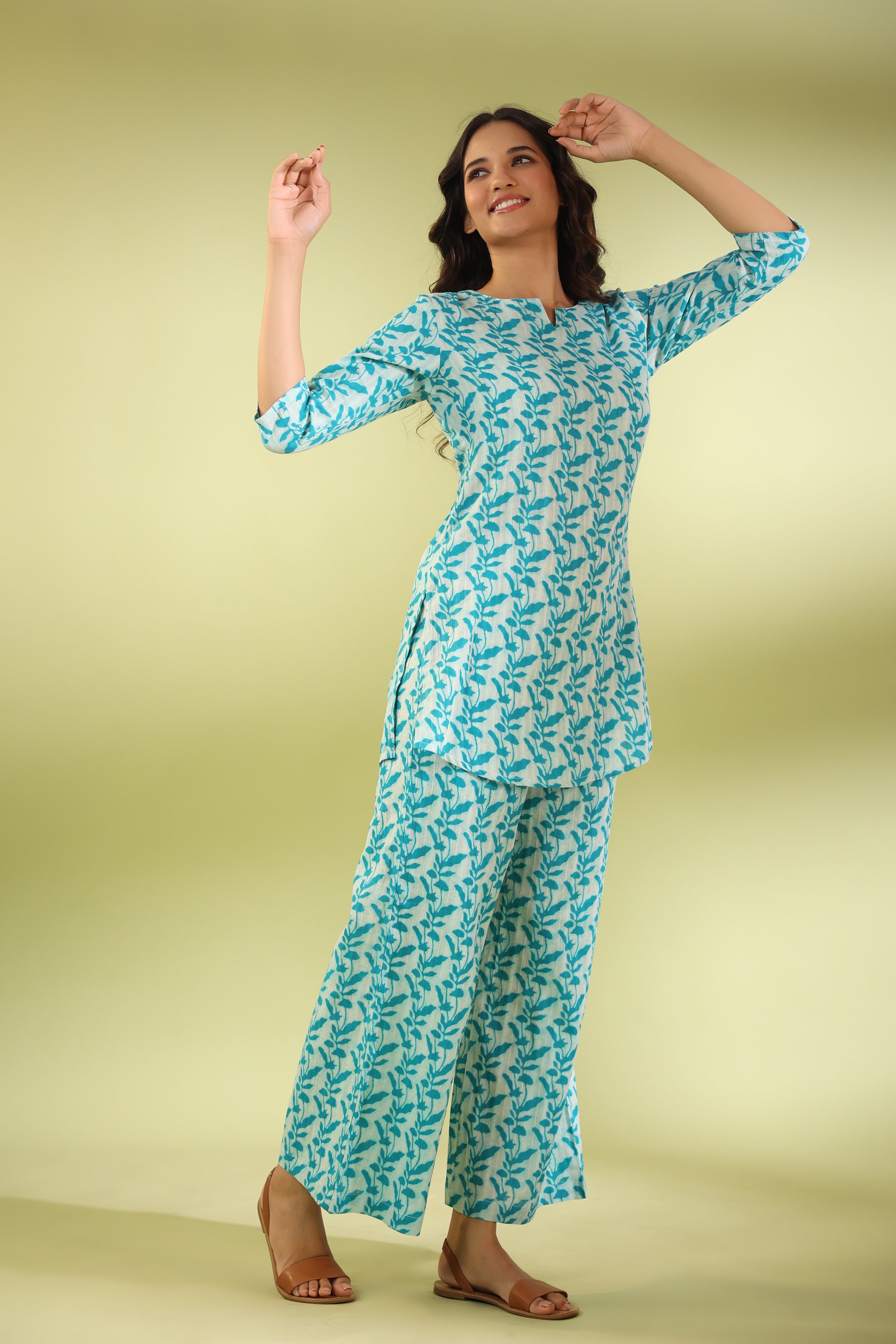 Turquoise Vine on White Cotton Loungewear Set