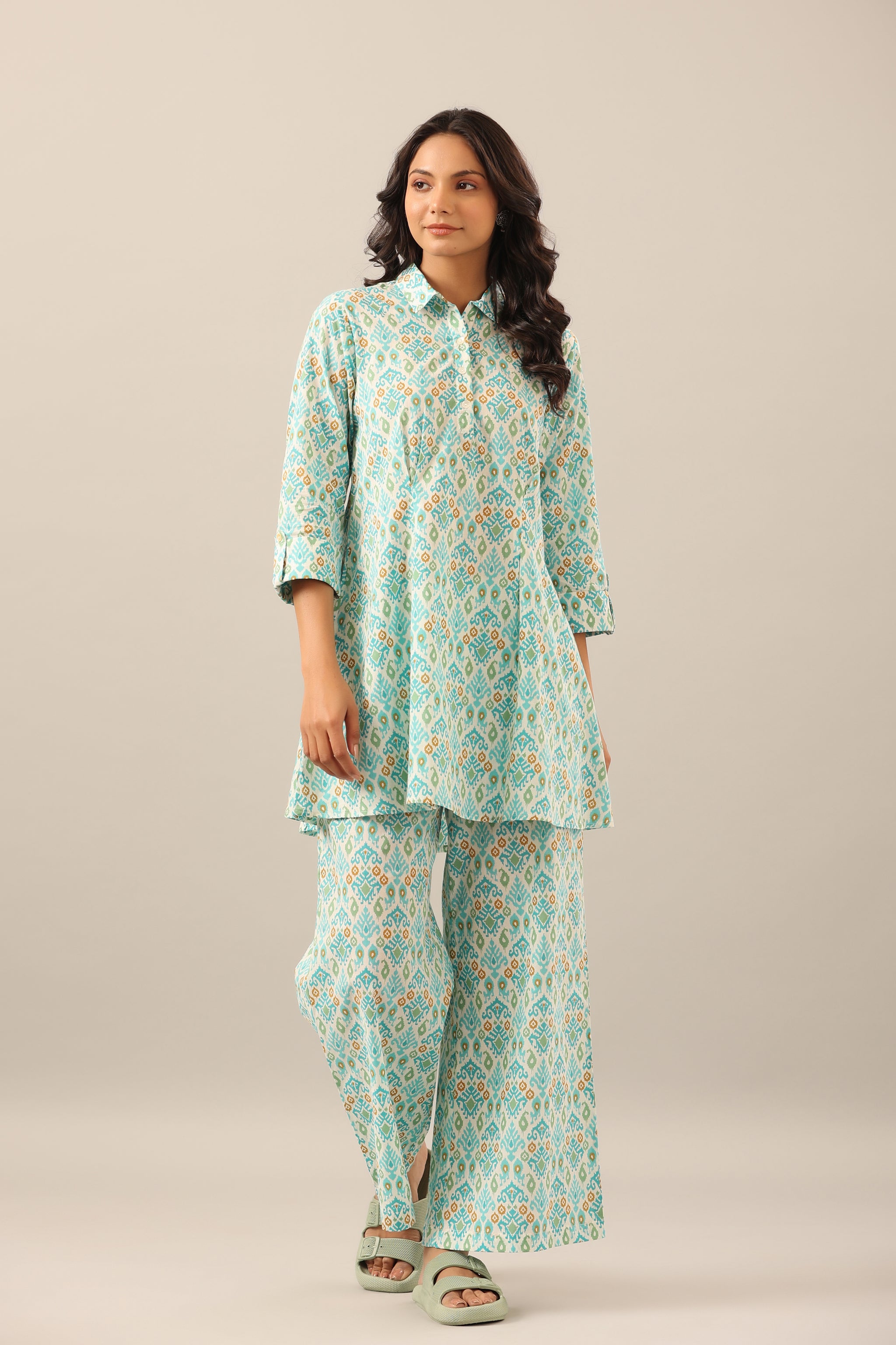 Women Liva Multicolor Ikat Print Co-Ord Set main image 1