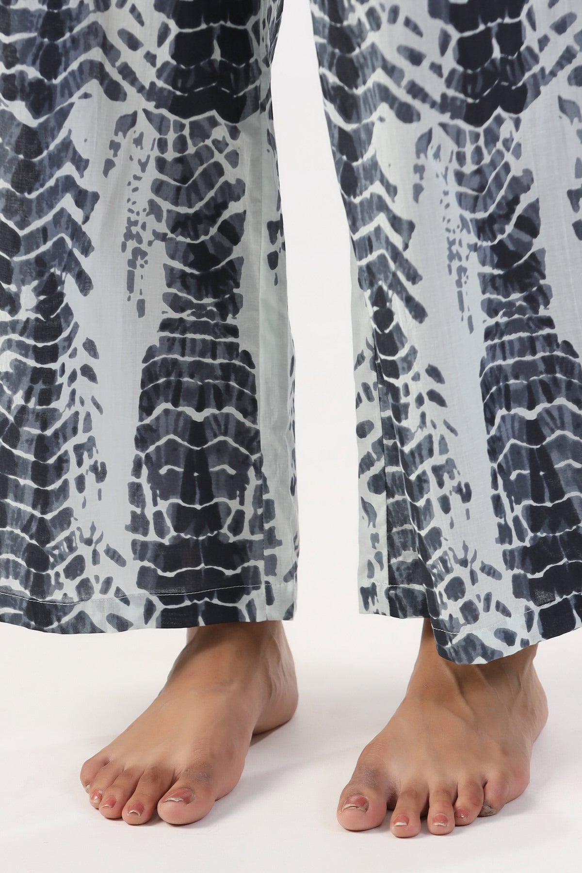 Ink and Ivory Shibori Cotton Three Piece Set