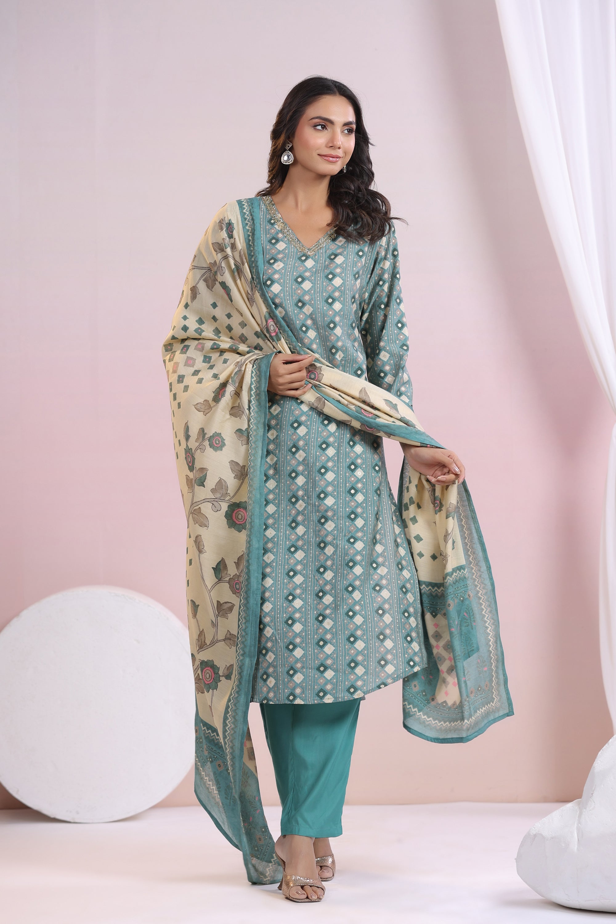 Green Geometric Printed Russian Silk Kurta Pant Set with Floral Dupatta