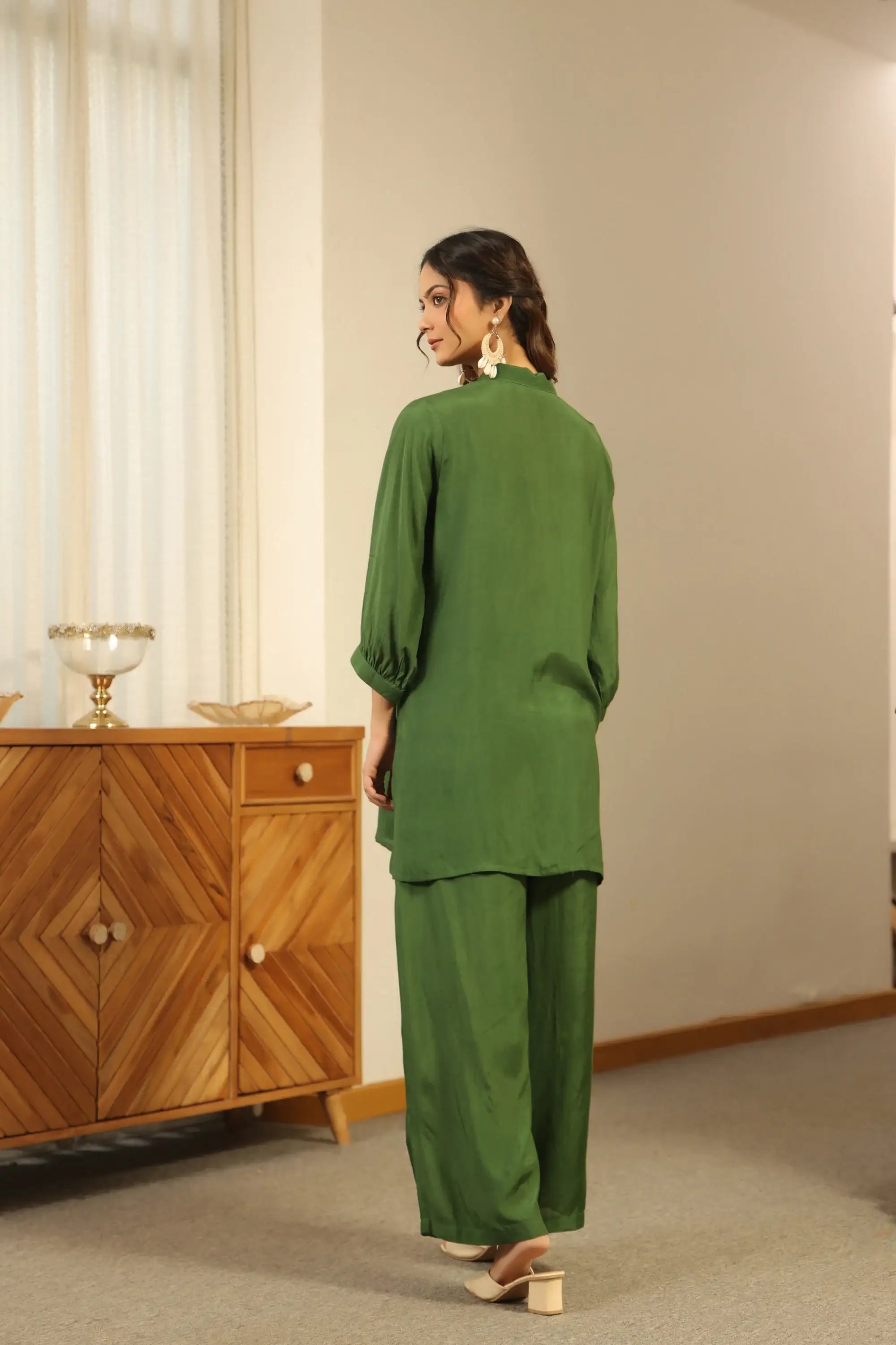Chic Green Hand-Embroidered Floral Russian Silk Co-ord Set