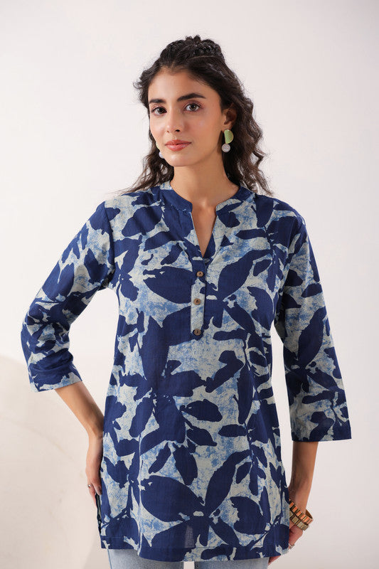 Blue Leaf-Pattern Cotton Top