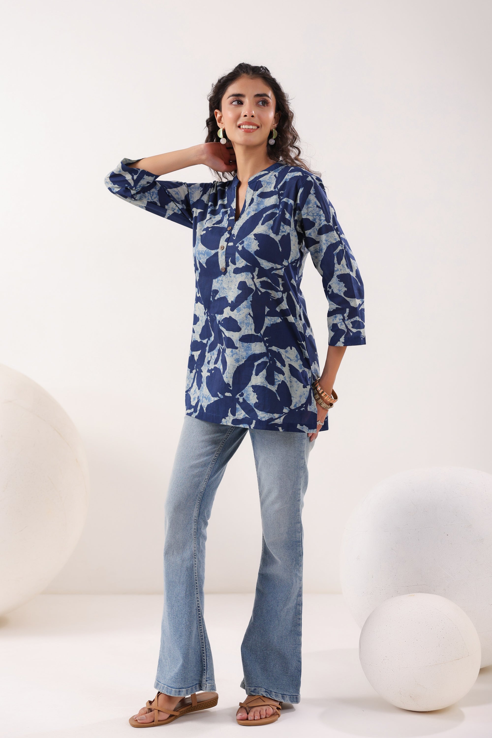 Blue Leaf-Pattern Cotton Top