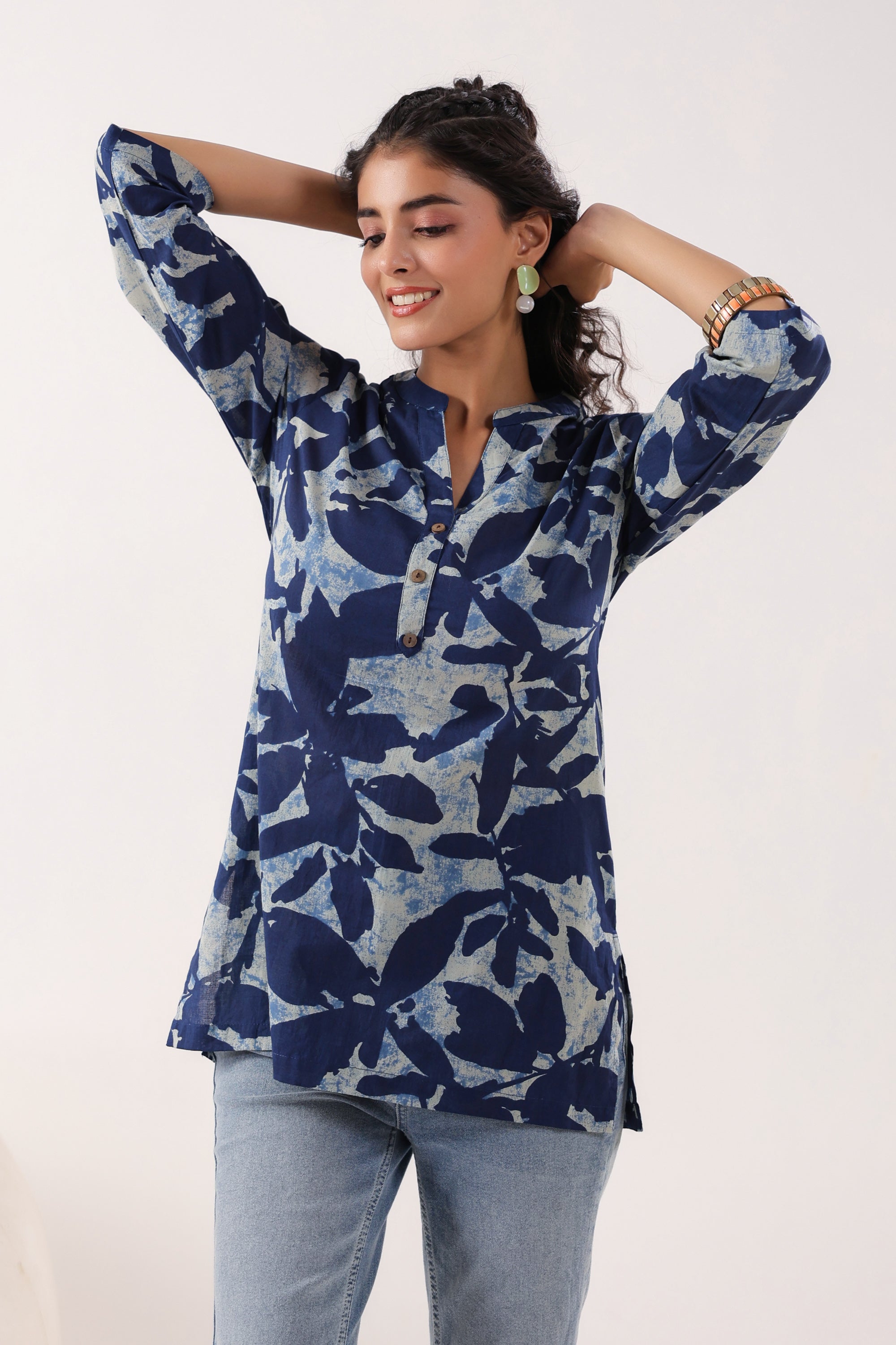 Blue Leaf-Pattern Cotton Top