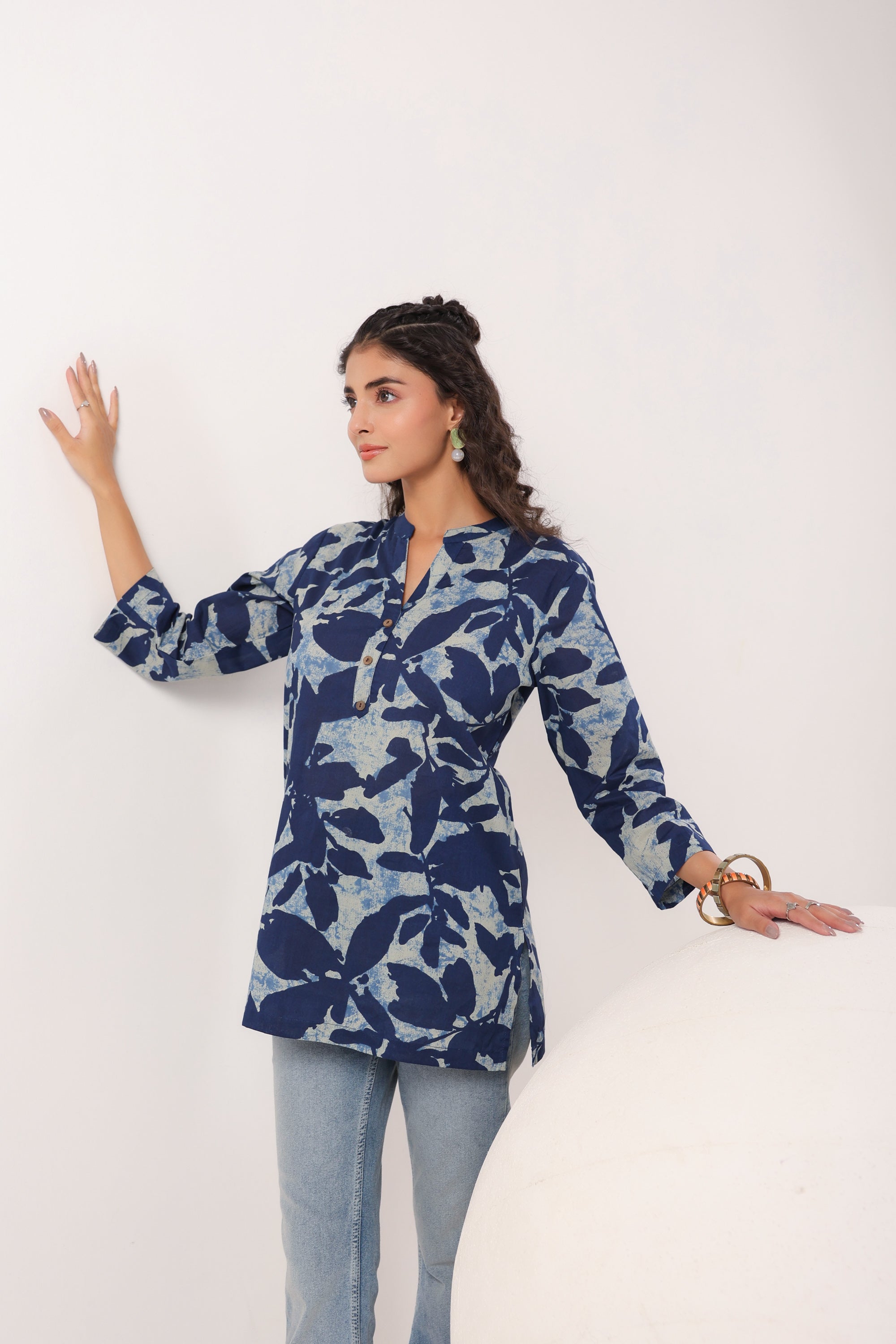 Blue Leaf-Pattern Cotton Top