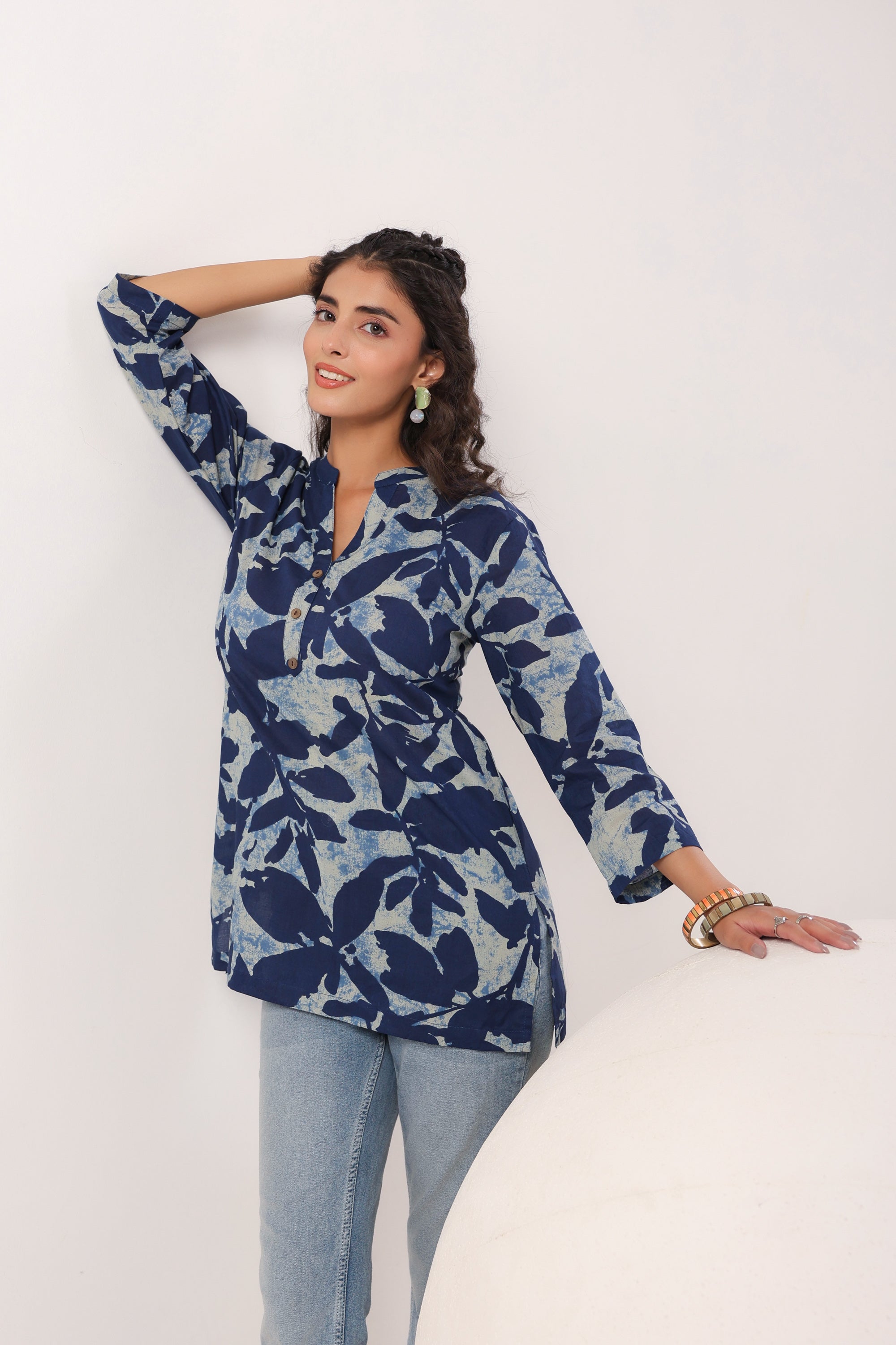 Blue Leaf-Pattern Cotton Top