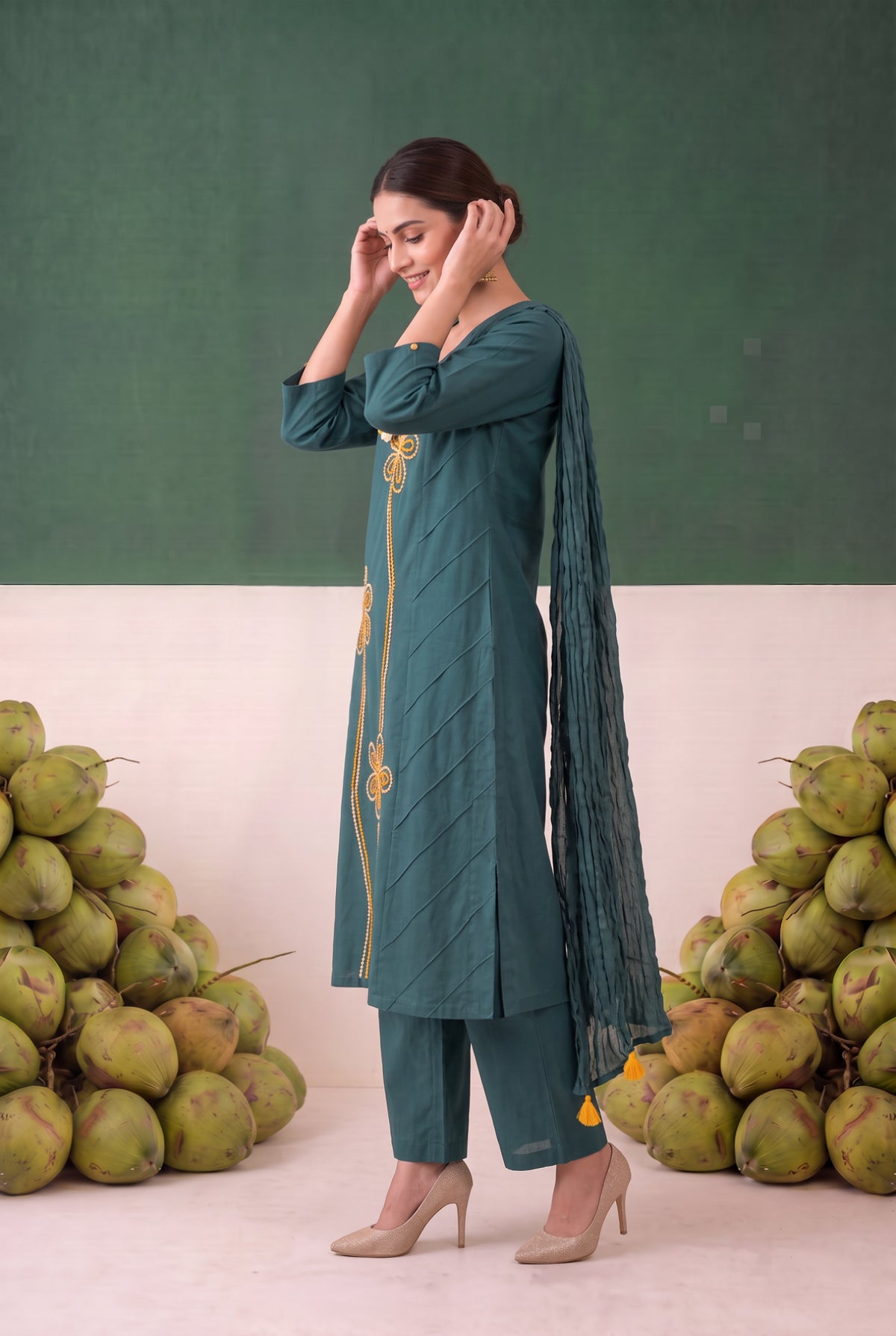 Teal Floral Threadwork Embroidered Cotton Kurta Set with Crinkled Dupatta