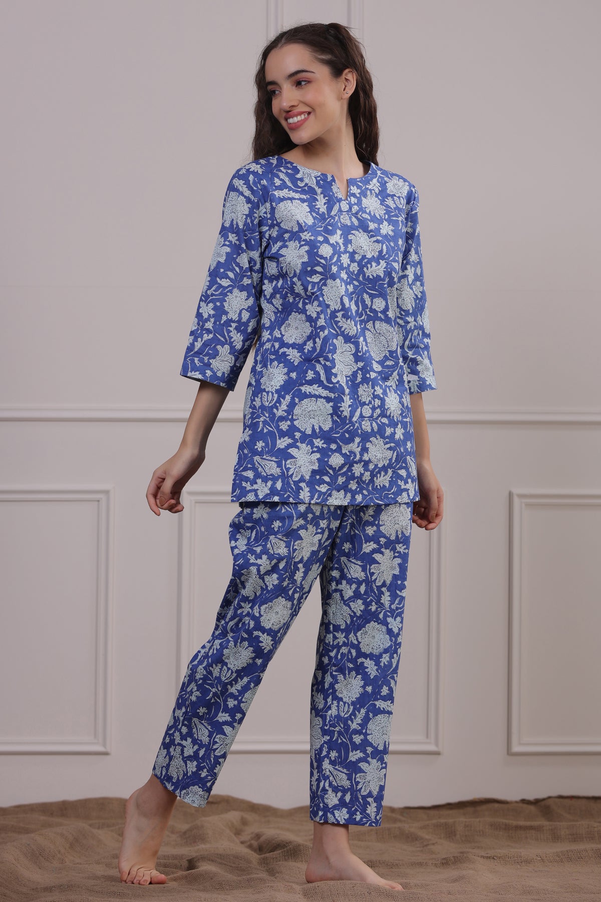 Floral Jaal On Blue Loungewear