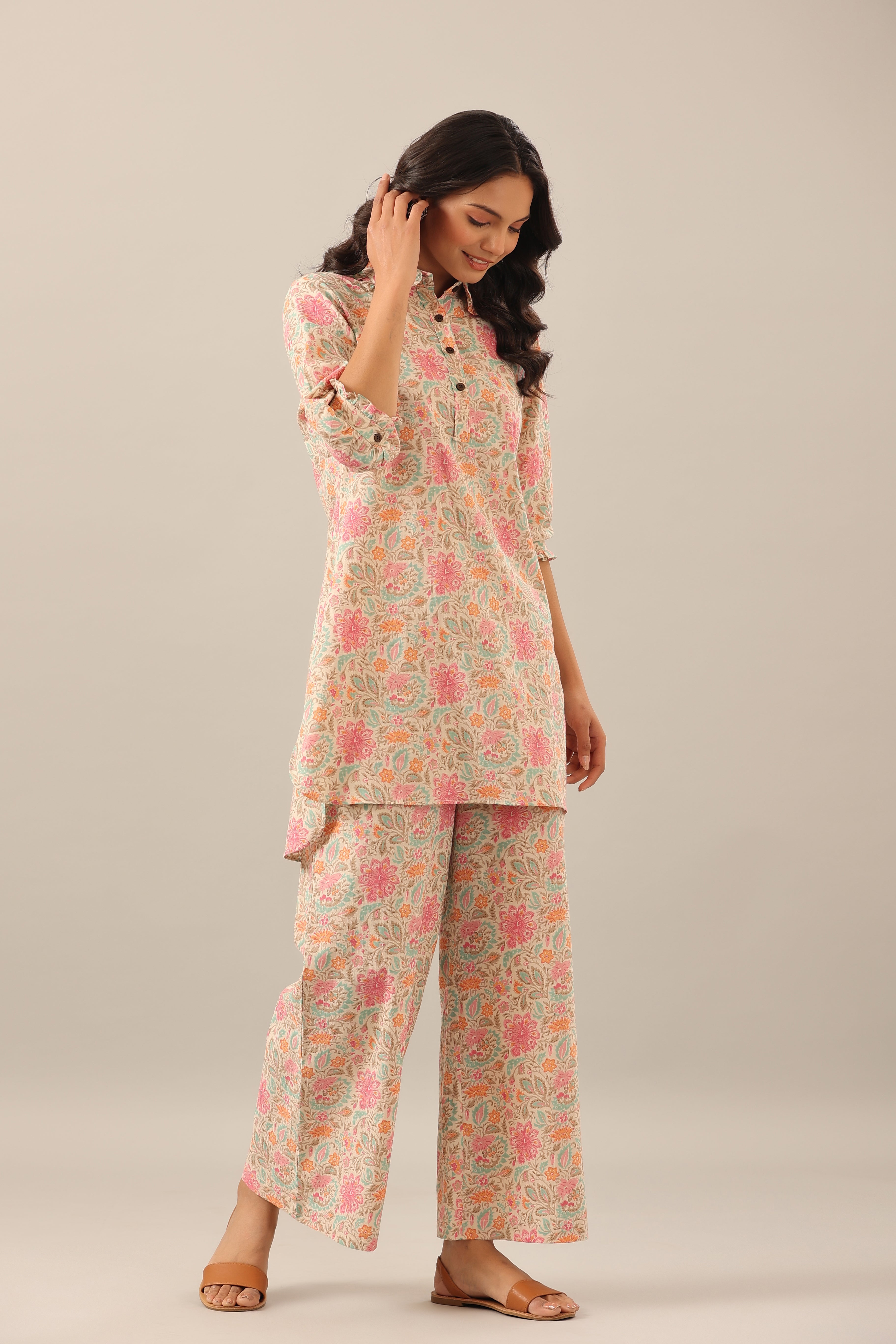 Pastel Jaal on Peach Collared Smoked Sleeves Lounge Co-ord Set