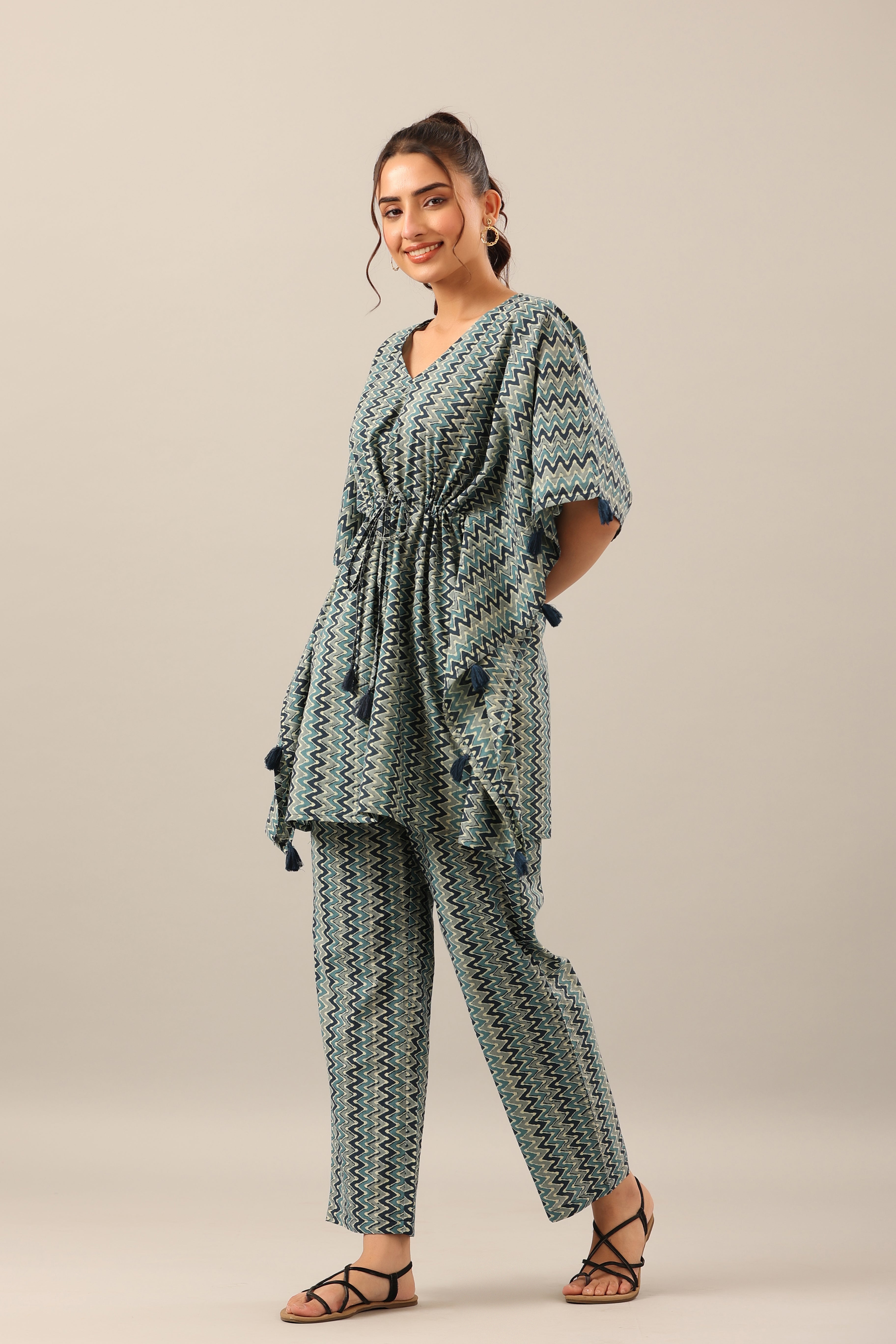 Zigzag on Green cotton Kaftan Pajama Set