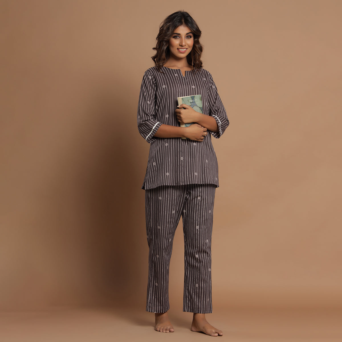 Stroked Rings on Grey Loungewear JISORA