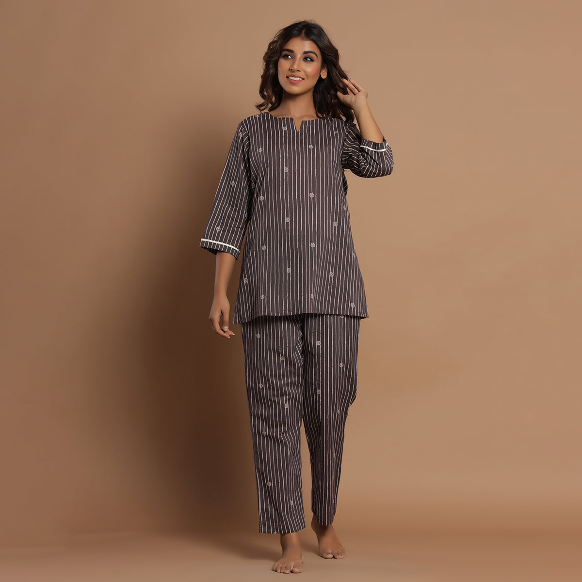 Stroked Rings on Grey Loungewear JISORA