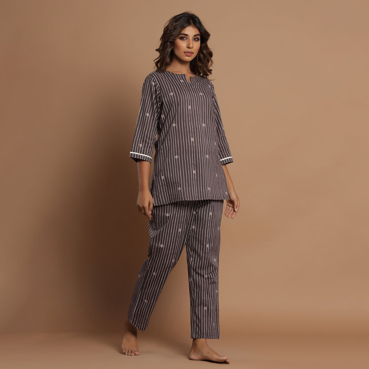 Stroked Rings on Grey Loungewear JISORA