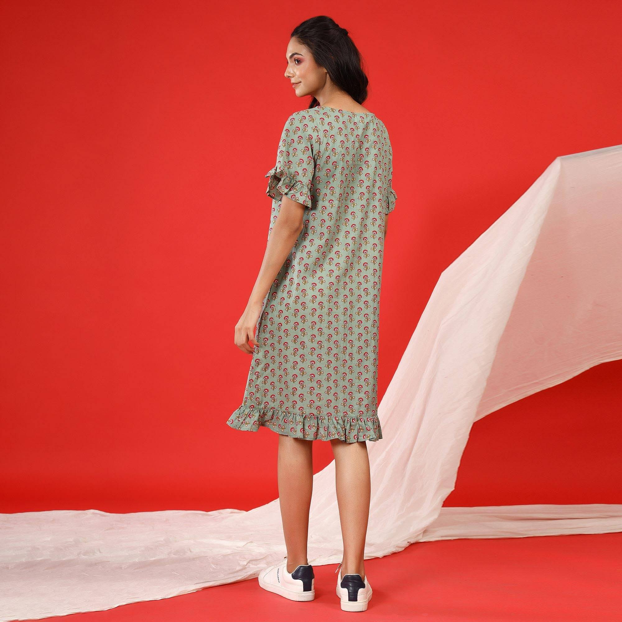 Floral Bouquet on Sea Green T-Shirt Dress