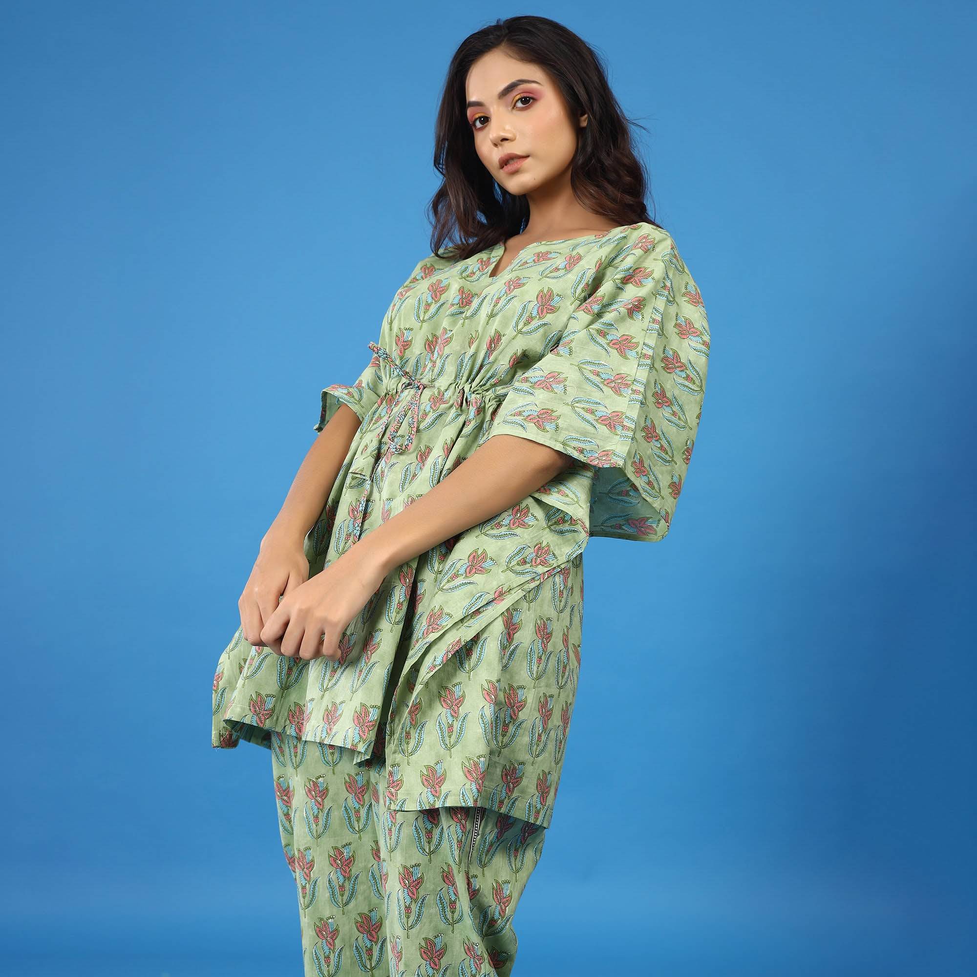 Bloomed Hibiscus on Green Kaftan Pyjama