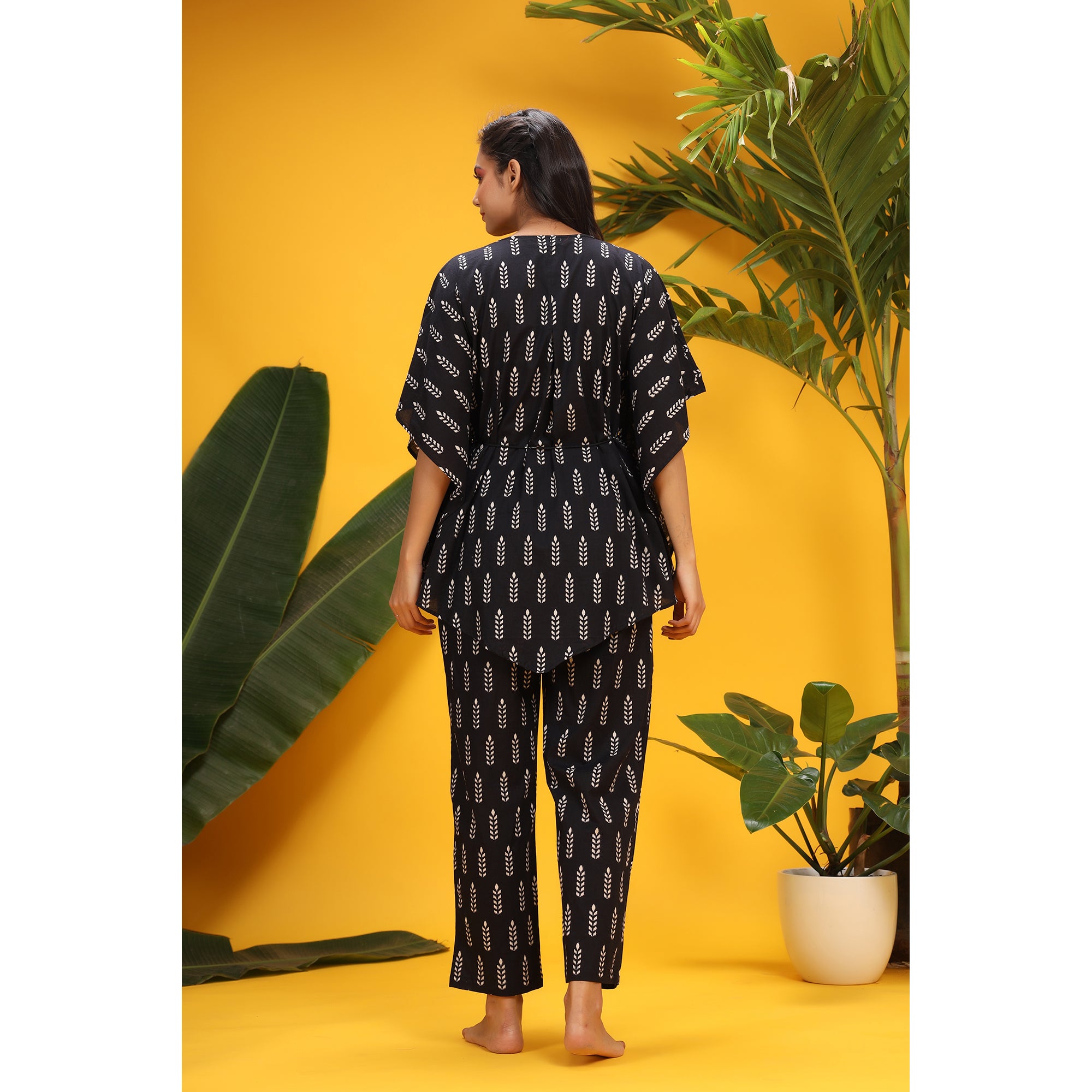 Minimalist Motif On Black Kaftan Pyjama