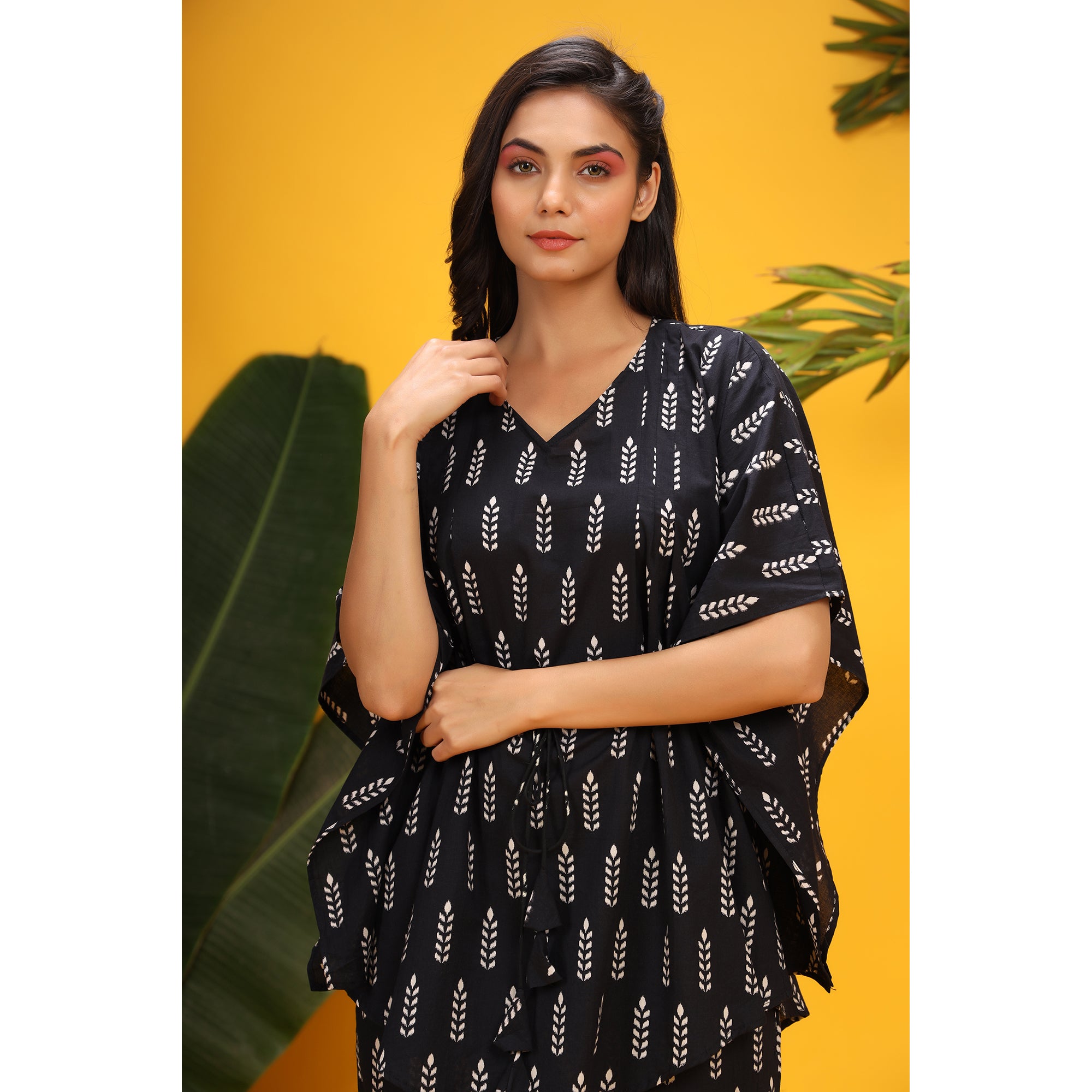 Minimalist Motif On Black Kaftan Pyjama