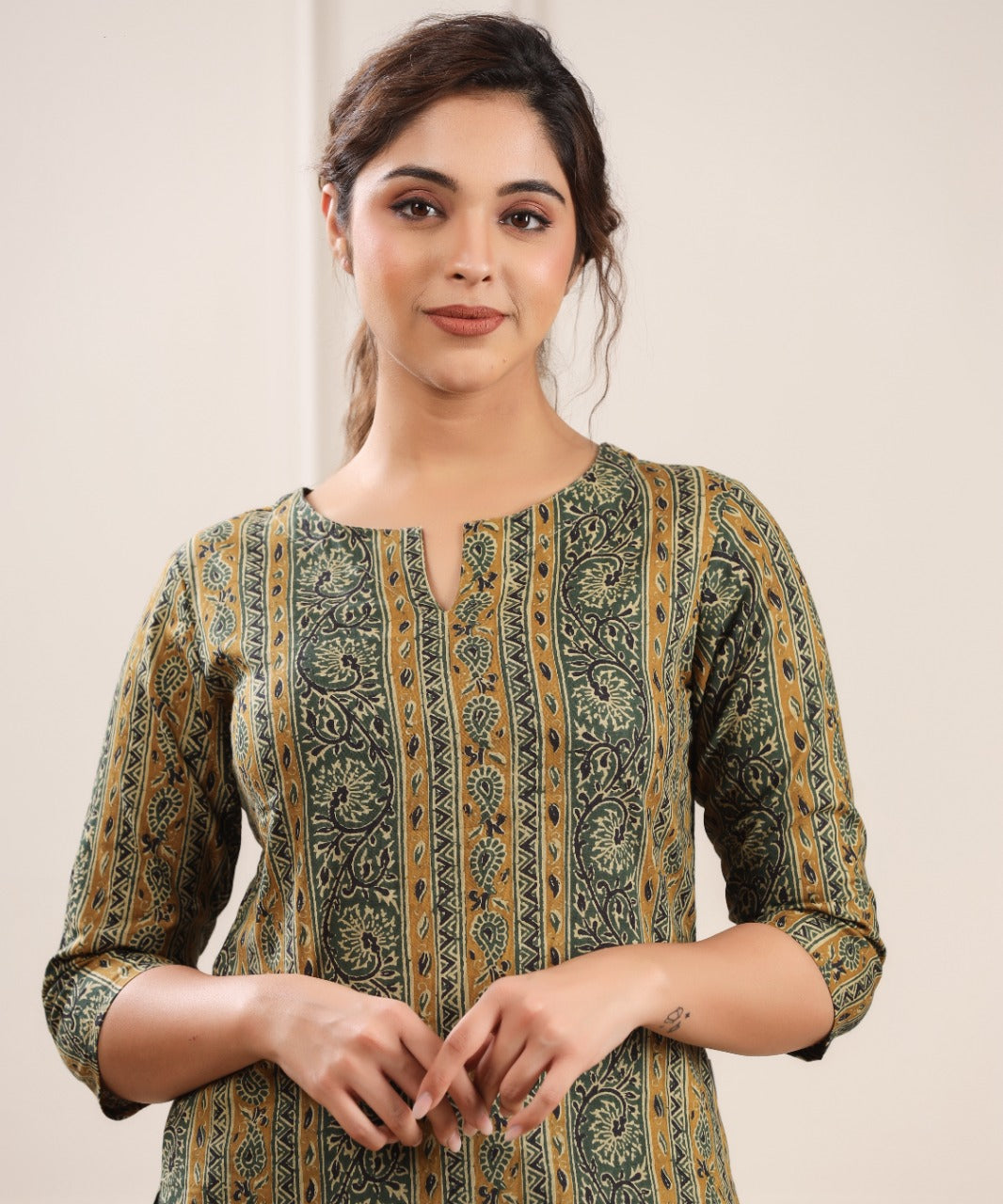 Traditional parallels on Green Cotton Palazzo Loungewear Set